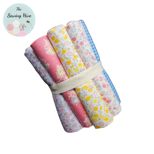 Petite Fleur by Makower, Fat 16th Bundle