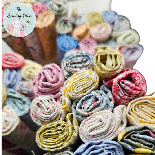 Petite Fleur by Makower, Fat 16th Bundle